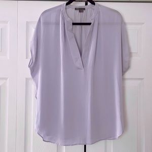 Vince M Lavender Purple Placket Cap Sleeve 100% Silk Blouse Top Split V Neck